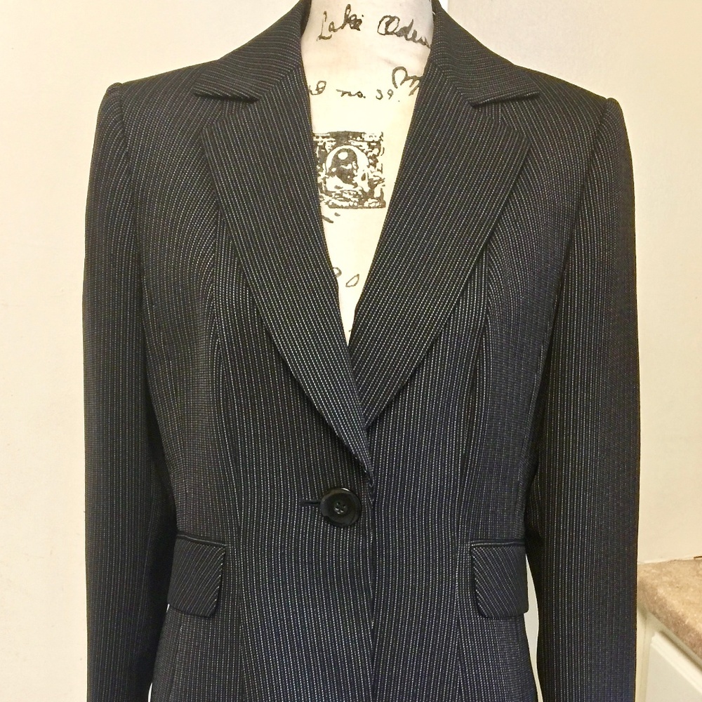 TAHARI Arthur Levine Black Pinstripe Blazer Sz 10
